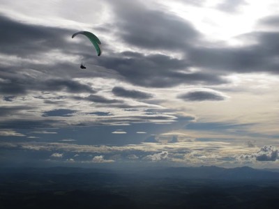  Dan B flying Serra da Moeda 